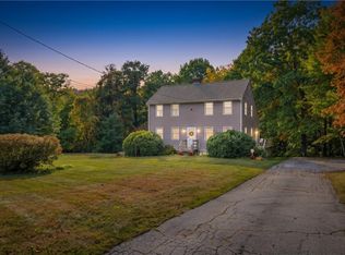 510 Maureen Cir, Burrillville, RI 02839