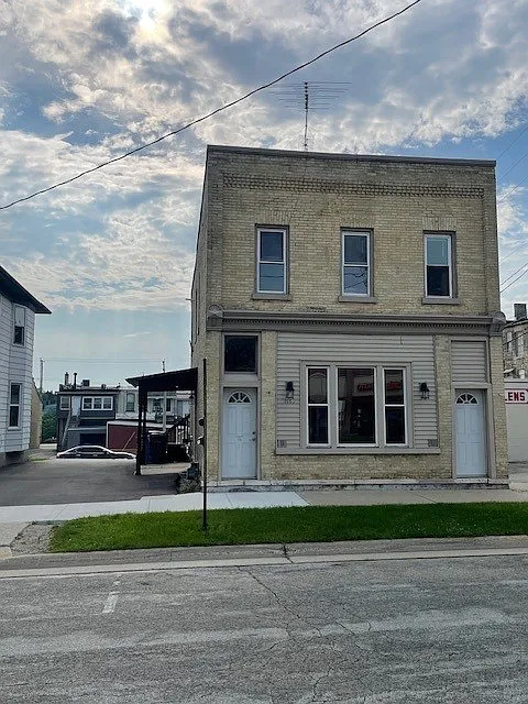 2 bed, 900 sqft, $1,100 — Photo 1