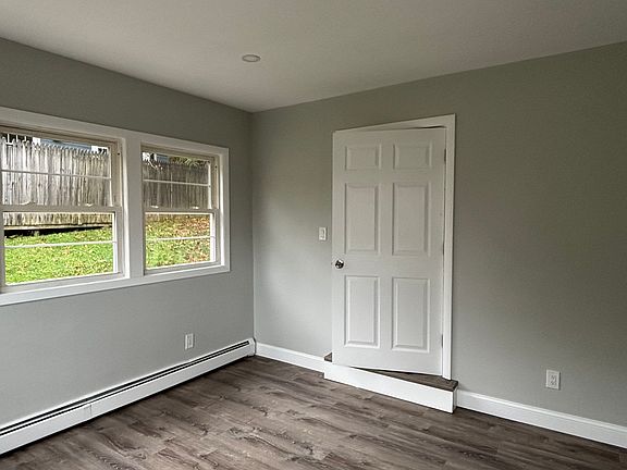 5th image of 10 Saint Elmo Rd #1