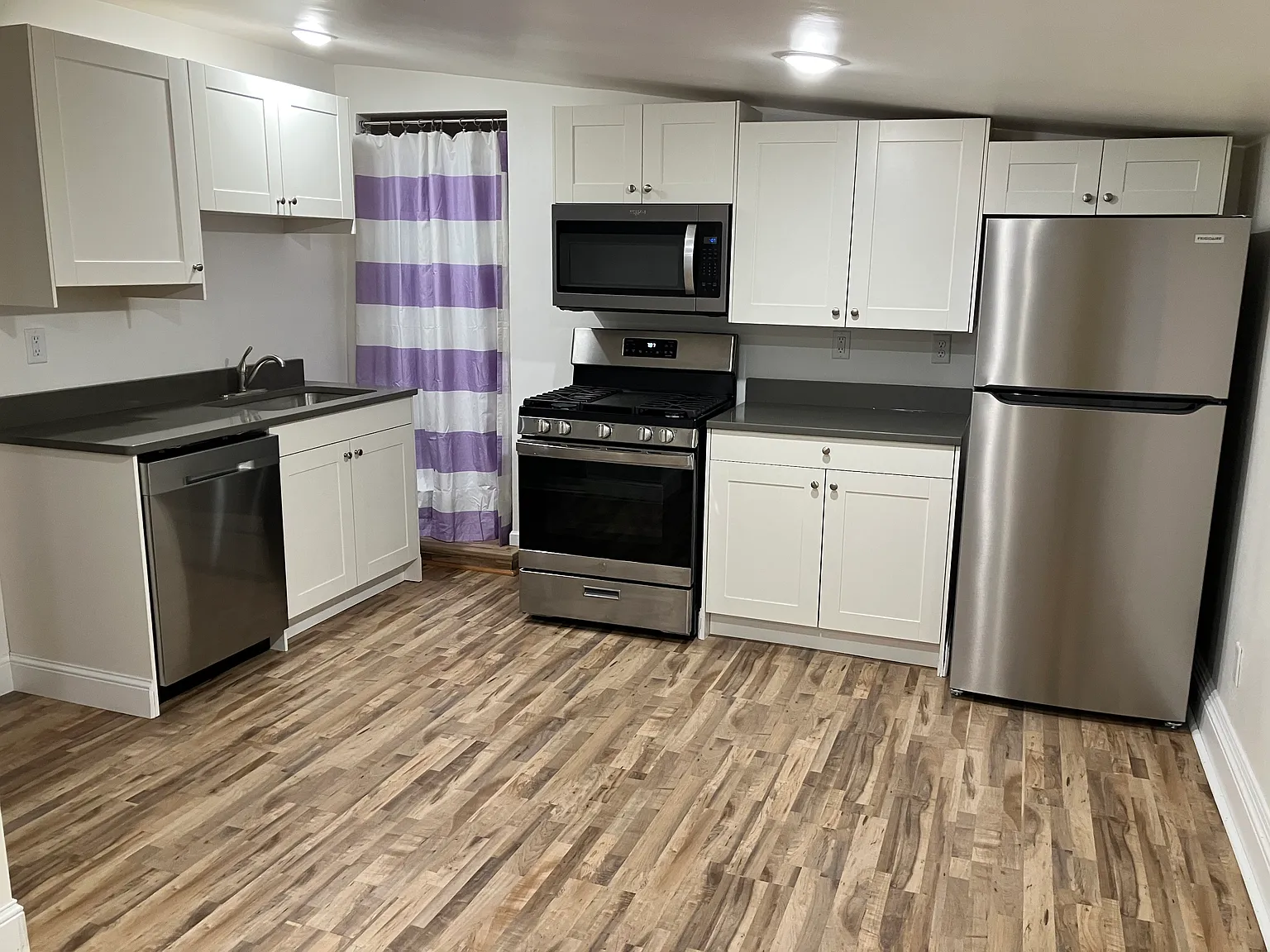 2 bed, 800 sqft, $1,175 — Photo 2