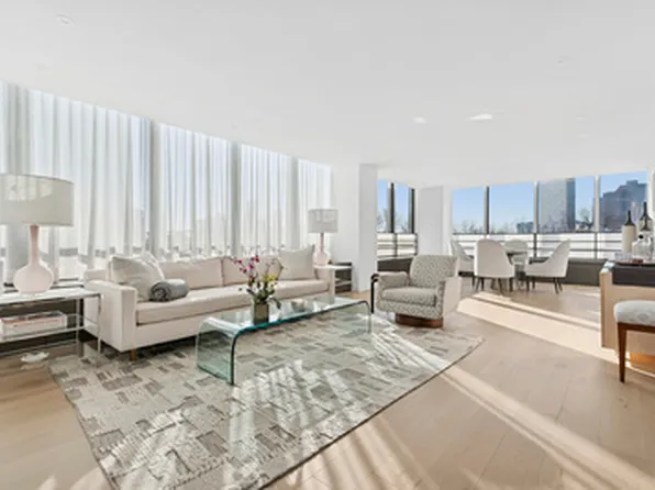 860 United Nations Plaza image 1 of 10