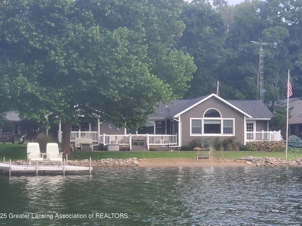 4813 Lakeside Dr, Perrinton, MI 48871