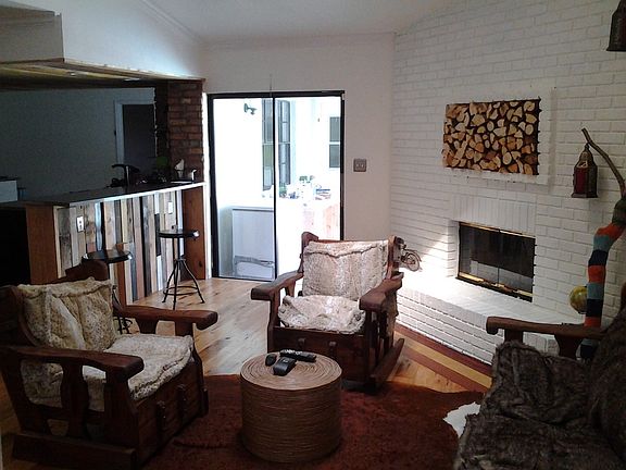 3rd image of 3014 Crested Cir