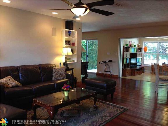 5th image of 227 N Tradewinds Ave