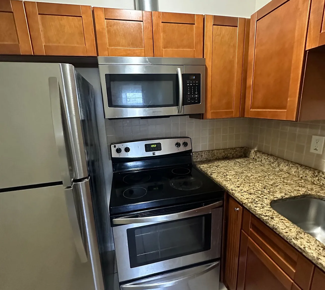 1 bed, 900 sqft, $1,200 — Photo 1