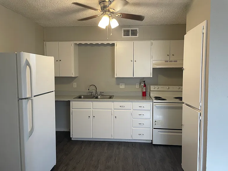 607 Parsons St #1 — Photo 1