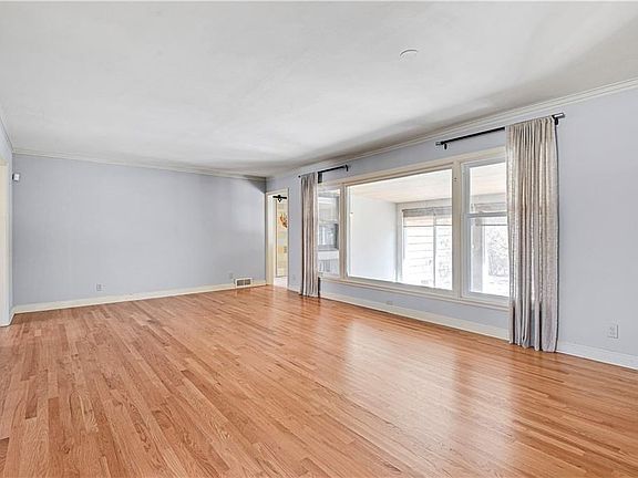 2nd image of 2331 W 51st St