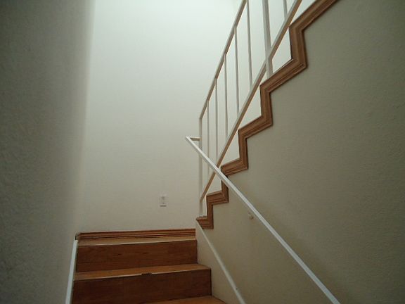 4th image of 1302 W 223rd St