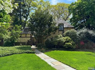12 Woodland Park Dr, Tenafly, NJ 07670