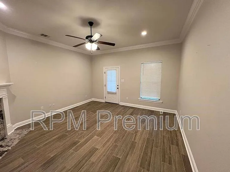 6212 Lake Edge Dr — Photo 5