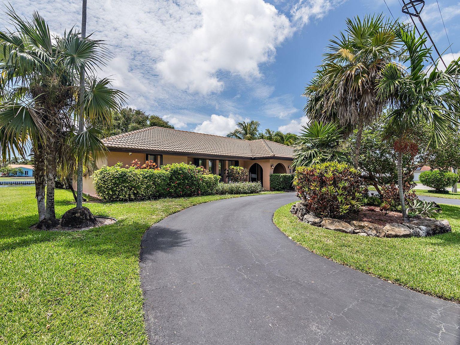 8301 Pine Tree Ln Lake Clarke Shores Fl 33406 Mls Rx 10723416 Zillow