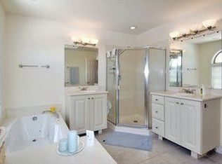 3335 Merganzer Ct, Geneva, IL 60134