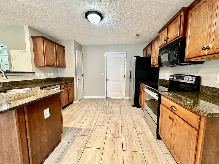 942 Cobbler Dr — Photo 5