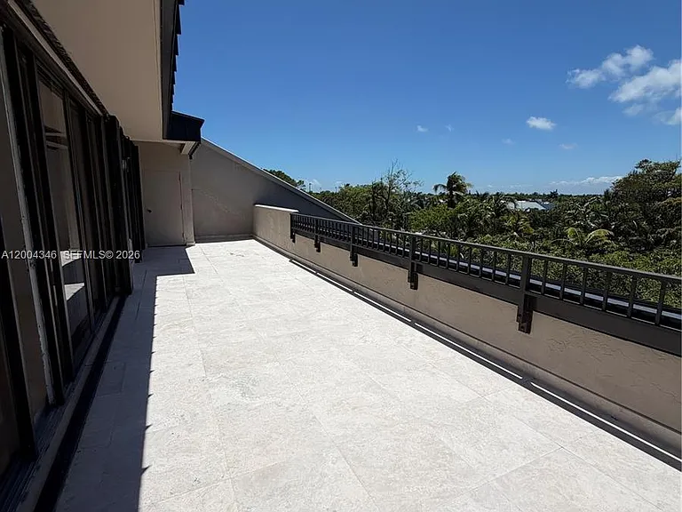 151 Crandon Blvd #444 — Photo 4