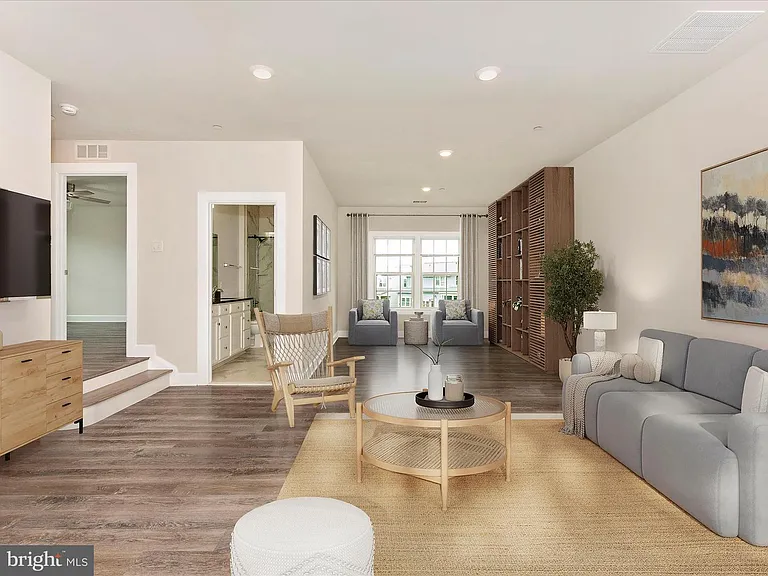 3838 Fulham Rd — Photo 21