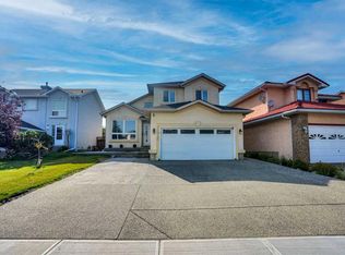 7276 S California Blvd NE, Calgary, AB T1Y 6X5