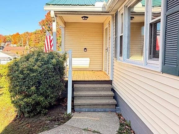 2nd image of 10 Hammond St #9