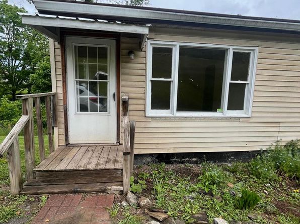 421 & 423 N Lewis St #423