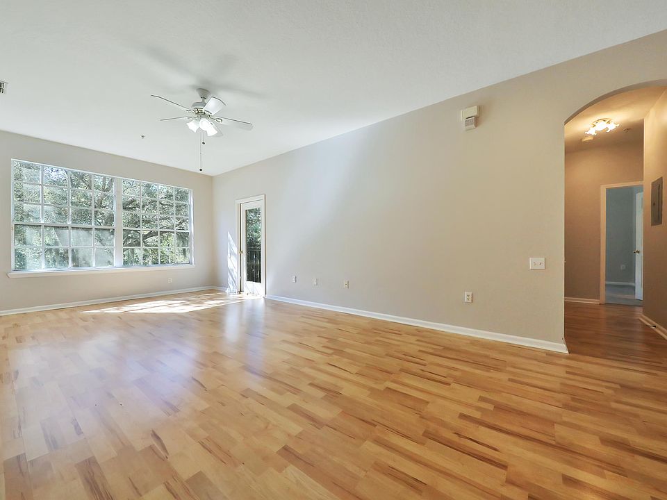 1st image of 10550 Baymeadows Rd Unit 224