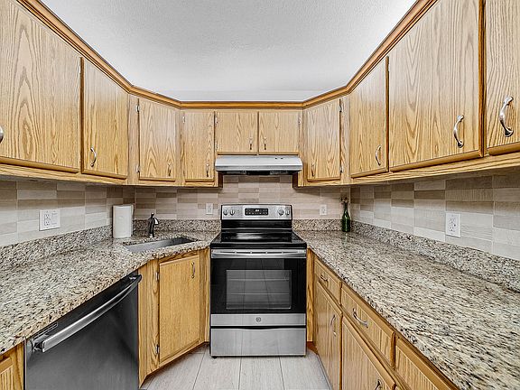 3rd image of 3594 Alder Drive #D1