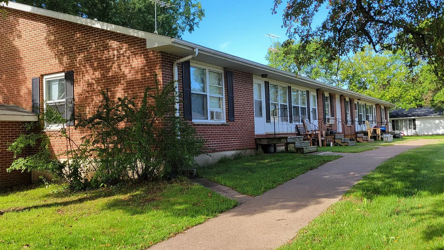 Boyceville Manor Apartments — Photo 1