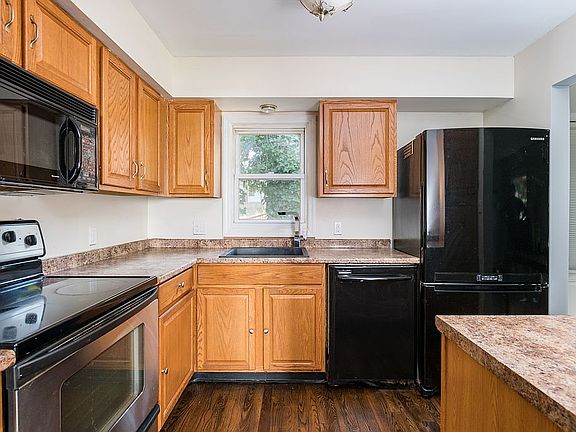 5th image of 71 Berkshire Dr