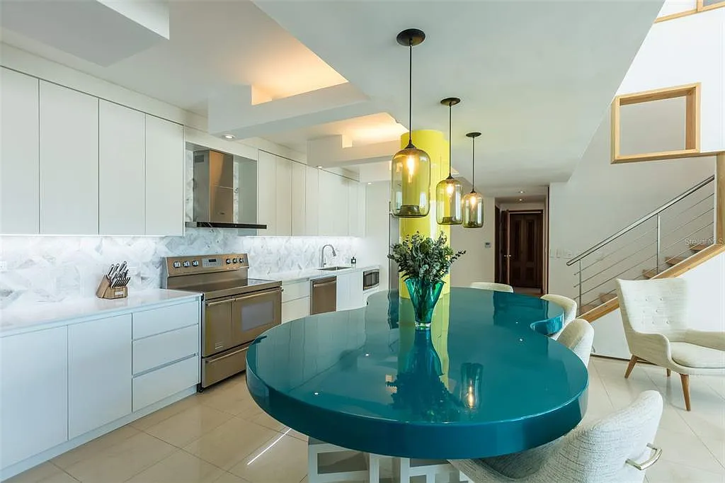 3 bed, 4.0 bath, 2888 sqft, $14,500 — Photo 4