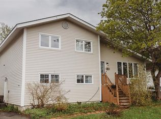 10 Gordon Street, Gander, NL A1V