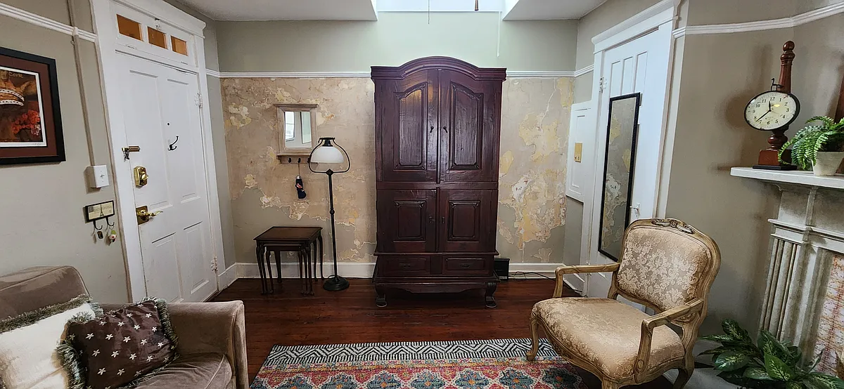 Building Photo - 627 Ursulines Ave #9