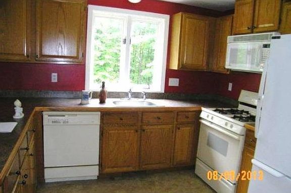 5th image of 16 Levesque Ln