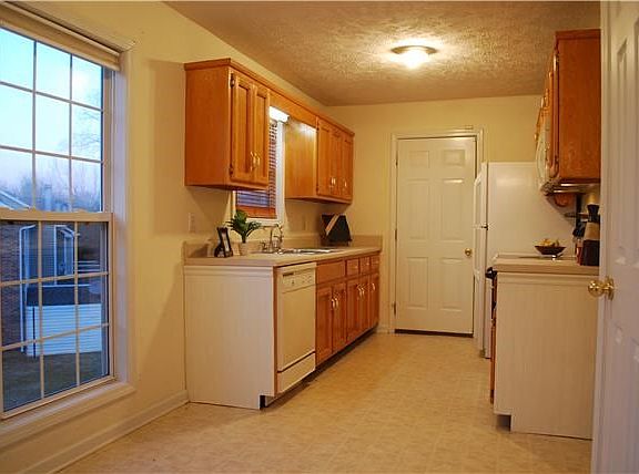 4th image of 103 Grassmire Dr