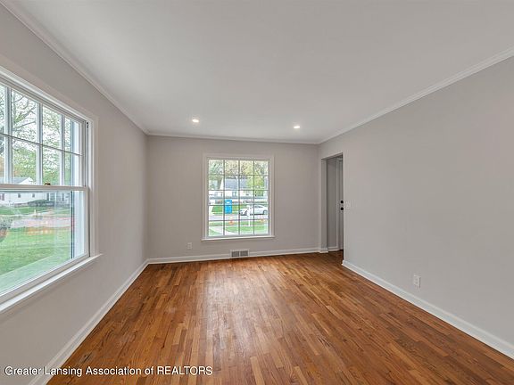 4th image of 539 N Dexter Dr