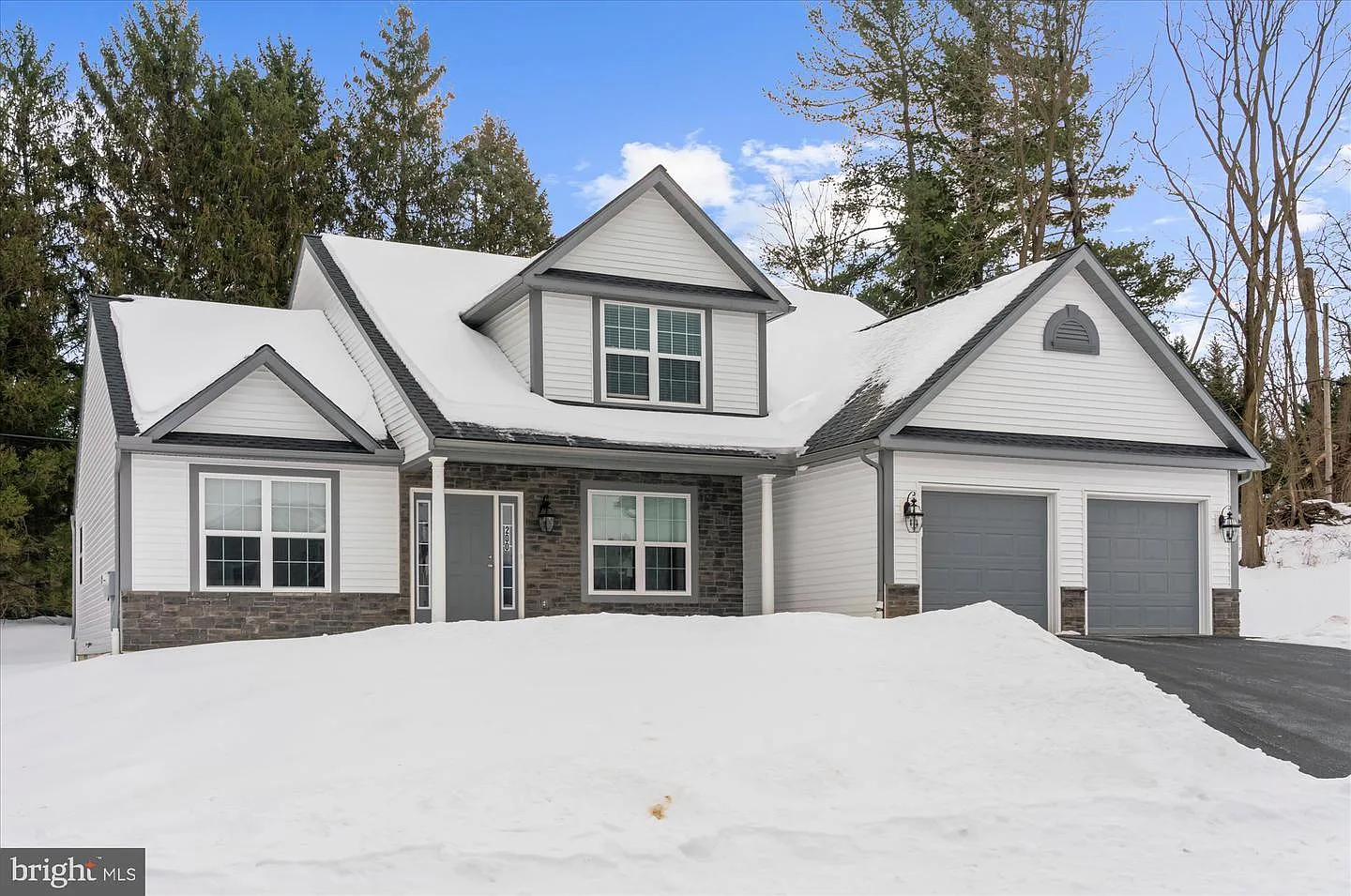 200 Sianna Cir photo 1