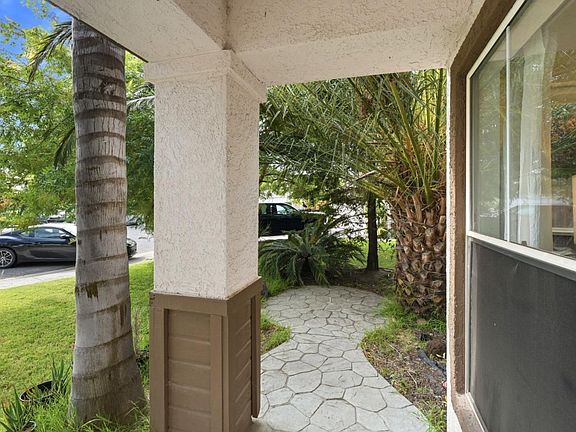 5th image of 4420 Dandelion Ct