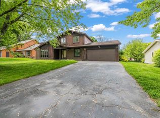 33 Wayne Dr, Rochester, NY 14626