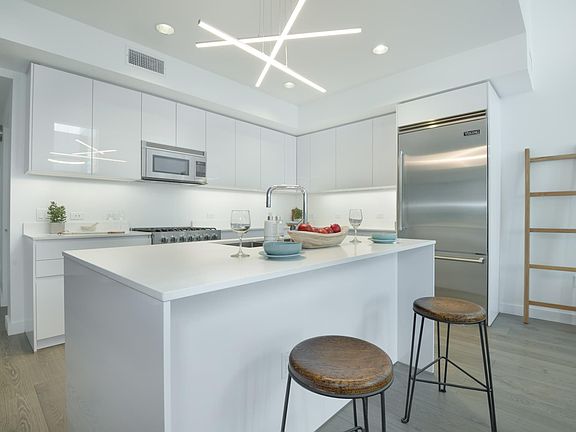 4th image of 1433 14th St #18