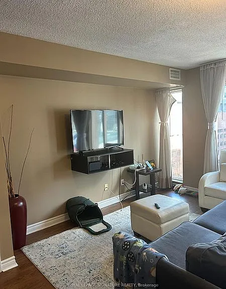 200 Victoria St #1518 — Photo 11