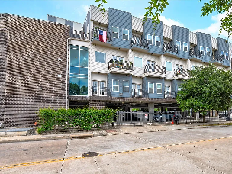 1011 Studemont St #101 — Photo 22