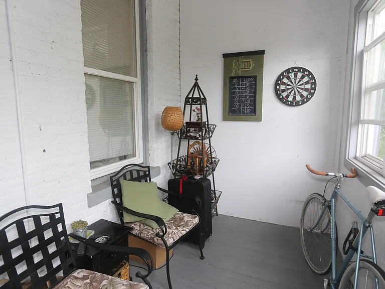 1650 N. Rockwell — Photo 33