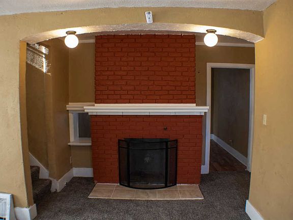 4th image of 2311 W 4th St
