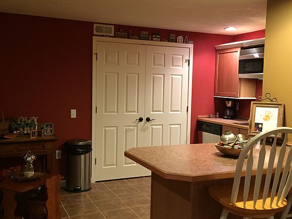 Kitchenette basement