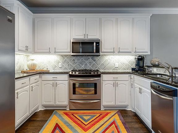 3rd image of 3439 McFarlin Blvd APT 4