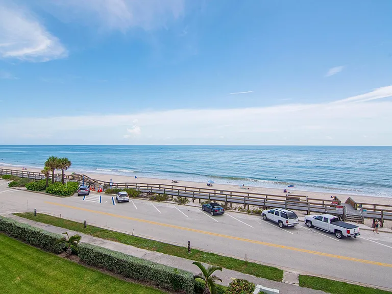 4049 Ocean Dr #201 — Photo 23
