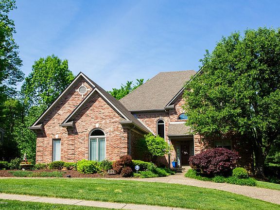 2816 Avenue of the Woods-1