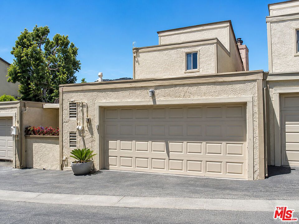 1st image of 1698 Palisades Dr