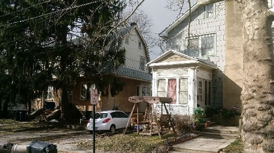 2nd image of 22 Lewis Ave