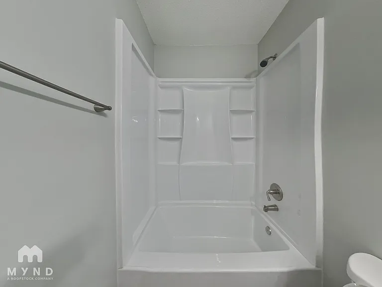 1920 Nigel Ct — Photo 17
