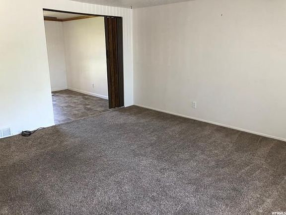 5th image of 1071 E Godatia Ln