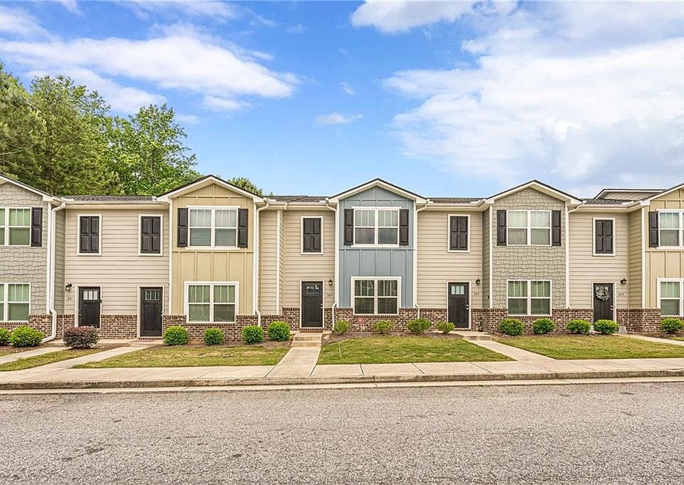 1st image of 327 Ashigan St