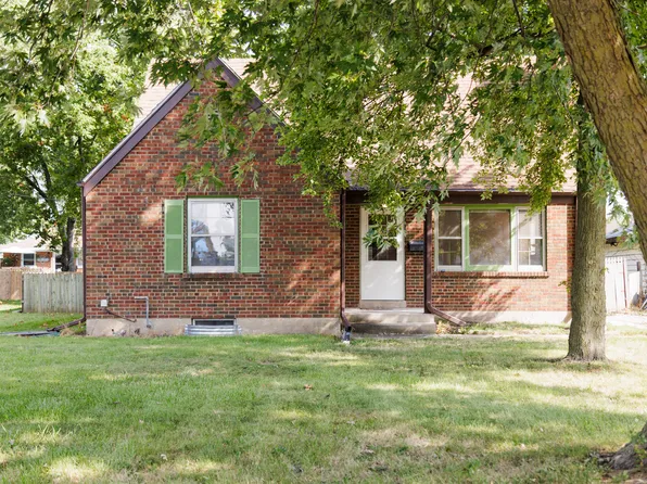 1967 E Oak St, Kankakee, IL 60901